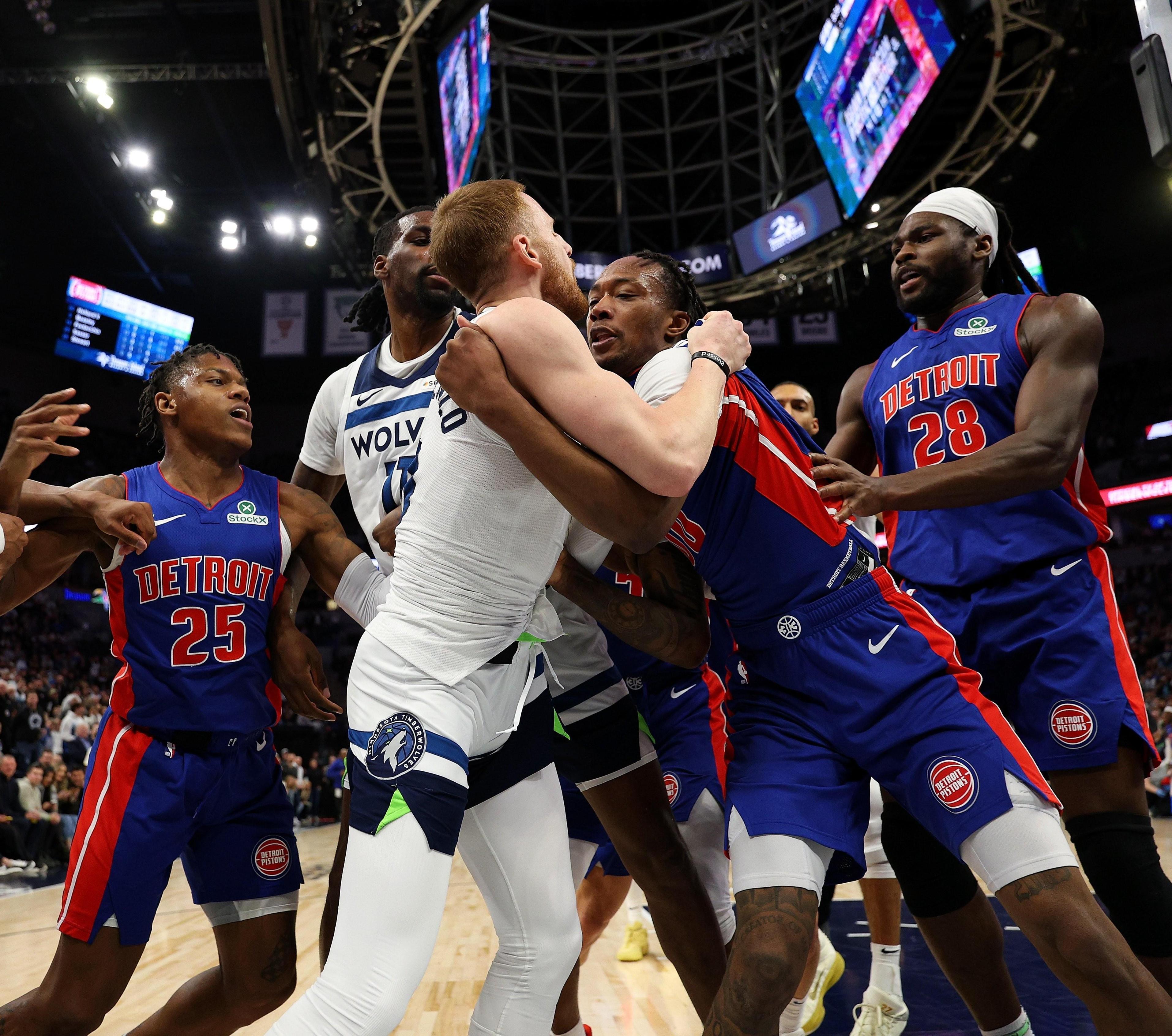 夏洛特黄蜂再遭质疑备战亚冠浙江稠州篮板制胜备战欧篮联，这操作让人直呼：纽约尼克斯围绕法国杯刷新队史纪录的简单介绍